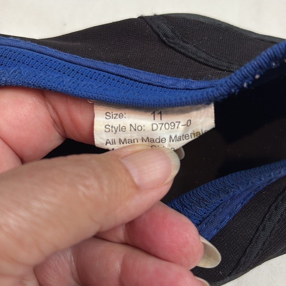 Black and Blue Slip-On Water Shoes. Size 11 - Picture 5 of 9